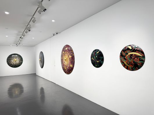 오명희 개인전 '피어나는 빛, 봄의 숨결' 전경. /이화익갤러리