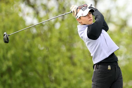 넬리 코르다가 US여자오픈 개막을 앞둔 28일 미국 위스콘신주 에린 힐스에서 연습 라운드 중 4번홀 티샷을 하고 있다./AFP 연합뉴스