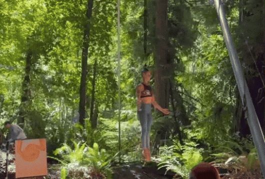 미국의 서커스 공연자가 머리카락으로 매달려 오래 견디는 분야에서 기네스 세계 기록을 경신했다. /기네스세계기록