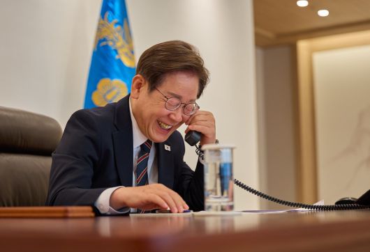 이재명 대통령이 지난 9일 서울 용산 대통령실에서 이시바 시게루 일본 총리와 전화 통화를 하고 있다./대통령실