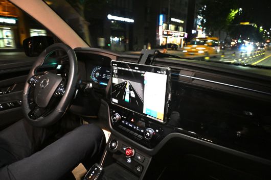 서울시가 운행중인 야간 자율주행택시의 모습/서울시