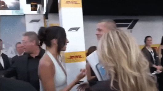 최근 소셜미디어에 게재된 브래드 피트와 이네스 드 라몬의 모습이 담긴 영상. /엑스(X·옛 트위터)