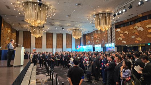 19일 도쿄에서 열린 한일국교정상화 60주년 리셉션에서 인삿말하는 박철희 대사/한국대사관 제공