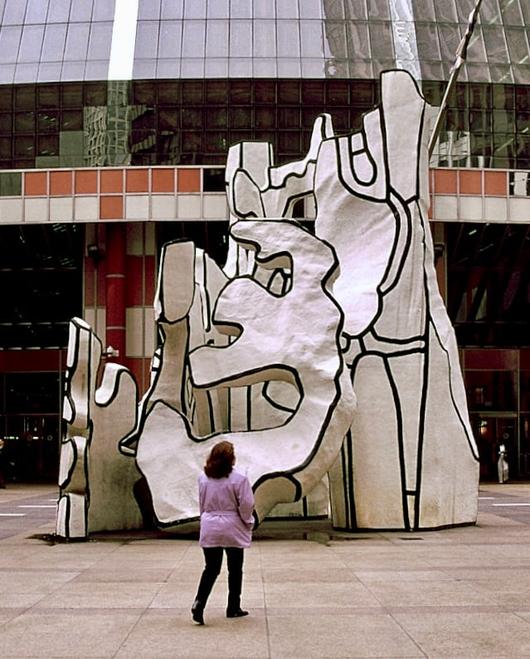 장 뒤뷔페의 ‘서있는 야수(Standing Beast)’. “블렌더 안에서 해체되는 스누피”의 모습이라는 별명을 지닌다./박진배