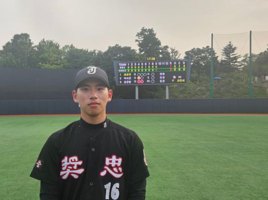 장충고 3학년 오른손 투수 손민서가 지난달 31일 서울 신월야구장에서 열린 2025 고교야구 주말리그 후반기 서울디자인고와의 경기에 선발 등판해 9이닝 동안 28타자를 상대하며 안타를 한 개도 내주지 않고 실점 없이 막는 노히트 노런 투구를 했다. 사사구도 내주지 않고, 야수 실책으로만 주자 1명을 내보냈다. 삼진은 10개 잡았다. /대한야구소프트볼협회