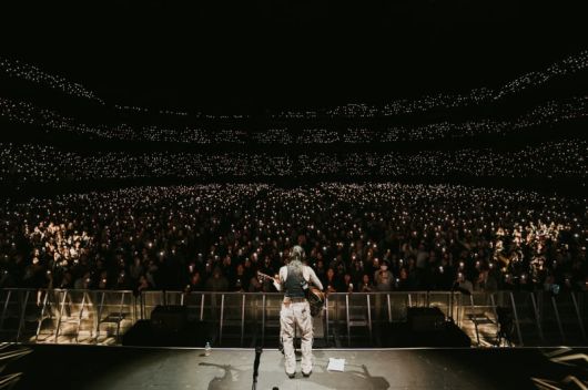 지난 3월 1일 서울 올림픽공원 올림픽홀에서 열린 로파이 싱어송라이터 케시(Keshi)의 내한공연 모습. 전석 매진을 기록했다. /라이브네이션코리아 제공