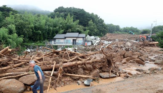 20일 오전 경남 산청군 산청읍 부리. 산사태로 마을이 매몰되면서 희생자가 발생했다./산청=김영근 기자