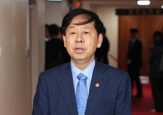 구윤철 경제부총리 겸 기획재정부 장관이 지난 22일 서울 종로구 정부서울청사에서 열린 비공개 대외경제장관회의를 마친 뒤 기자들의 질문에 답을 하고 있다. /뉴스1