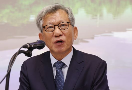 유홍준 신임 국립중앙박물관장이 24일 기자간담회에서 관장 취임 소감을 밝히고 있다. /연합뉴스