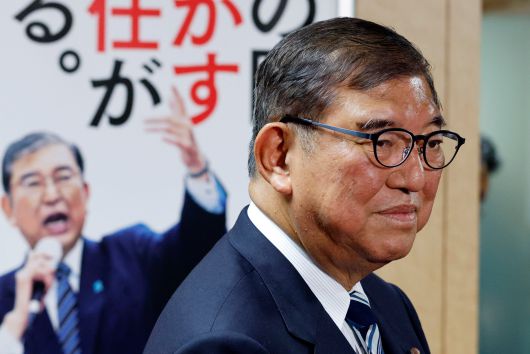 28일 일본 도쿄의 자민당 당사에서 열린 간담회에 참석한 이시바 시게루 일본 총리가 취재진의 질문에 답하고 있다. /EPA 연합뉴스