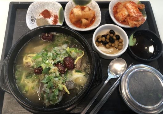 고속도로 휴게소에서 판매하는 1만6900원짜리 갈비탕. /보배드림