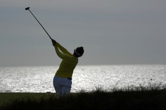 AIG 여자 오픈 마지막 라운드 14번 홀에서 샷을 한 일본 야마시타 미유. 야마시타는 이 홀에서 파를 기록했다. /AP 연합뉴스