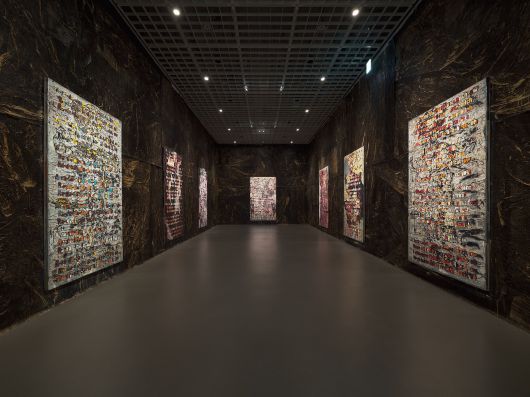 마크 브래드포드, '폭풍이 몰려온다(Here Comes the Hurricane)'. 2025. 이번 한국 전시를 위해 새롭게 구상된 연작이다. /아모레퍼시픽미술관