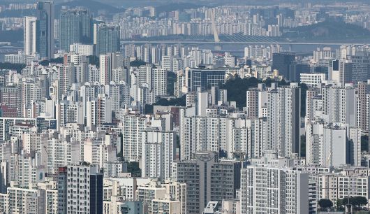 10일 서울 중구 남산에서 바라본 시내 아파트 단지./뉴스1