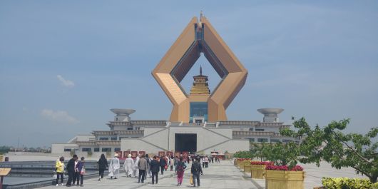 중국 시안 인근 법문사 전경. 148m짜리 초대형 탑이 서 있다. /김한수 기자