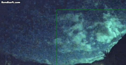 일본에서 지난 19일 포착된 푸른 별똥별./엑스(X·옛 트위터)