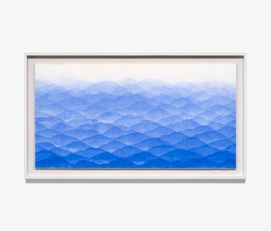 김민정, 'Blue Mountain'(2025). 한지에 수채, 75 × 144cm. /갤러리현대