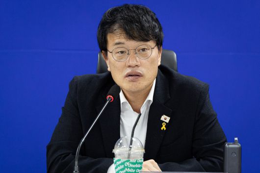 박주민 더불어민주당 의원이 4일 서울 여의도 국회 의원회관에서 열린 보건복지위원회 당·정·대 협의에서 모두 발언을 하고 있다. /뉴스1