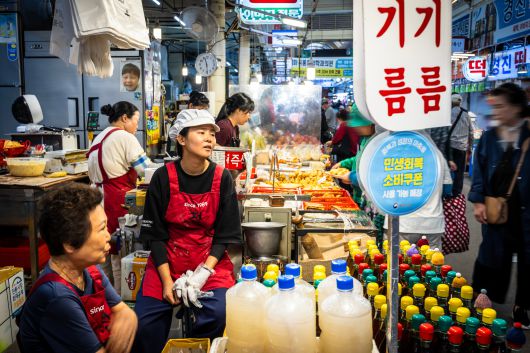 6시간 동안 전을 부치고 지친 조유미 기자. /이건송 영상미디어 기자
