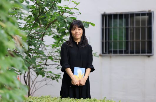 김숨은 "뭘 써야겠다 계획하진 않지만 쓰고 싶은 게 온다"며 "그 소설이 또 다음 소설을 데리고 온다"고 했다. /장경식 기자