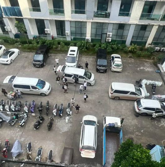 최근 캄보디아에서 한국인을 대상으로 한 납치, 감금, 살인 등 범죄가 늘어나며 당국의 단속이 심해지자 조직원들이 범죄 단지를 비우고 있다./중국 소셜미디어