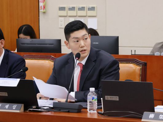 김재섭 국민의힘 의원이 지난달 20일 국회 정무위원회의 금융위원회 국정감사에서 질의를 하고 있다. /김재섭 의원실