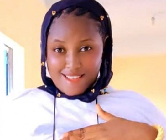 군중이 지켜보는 가운데 처형당한 말리의 인플루언서 마리암 시세. /X(옛 트위터)