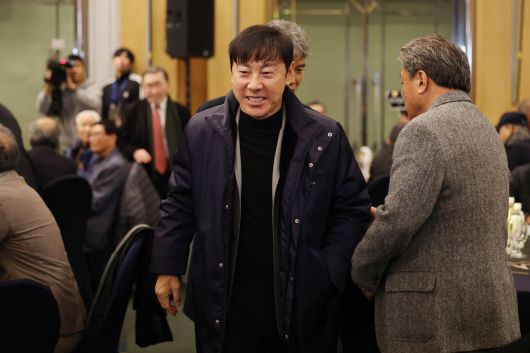 1일 2025 K리그 대상 시상식에 참석한 신태용 전 울산HD 감독. /뉴스1