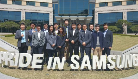 삼성전자 재직 시절 그룹사 연수 기념 단체 사진. /이다인 대표 제공