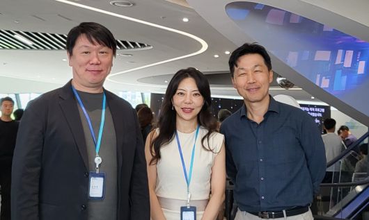 에이럭스 초기 창업 멤버인 (왼쪽부터) 김정훈 소장, 이다인 대표, 이치헌 대표. /이다인 대표 제공