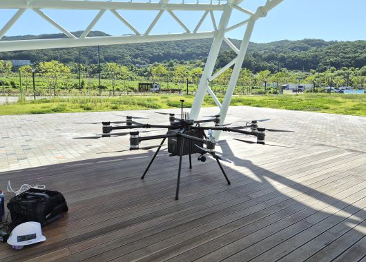 야외 시험 비행을 준비 중인 방산용 드론. /이다인 대표 제공
