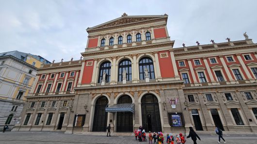 빈 클래식 공연의 중심인 무지크페라인홀. 빈 필하모닉 오케스트라 상주홀이다. 국립 오페라극장서 걸어서 5분쯤 걸린다./김기철