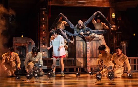 공연 '센과 치히로의 행방불명'. /사진가 요한 페르손, 퍼핏 디자이너 토비 올리에 홈페이지