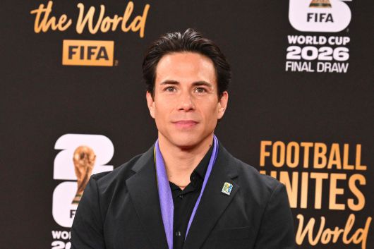 아폴로 안톤 오노가 지난달 워싱턴 DC 케네디 센터에서 열린 2026 월드컵 조 추첨식에 참석해 촬영을 하고 있다. /AFP 연합뉴스