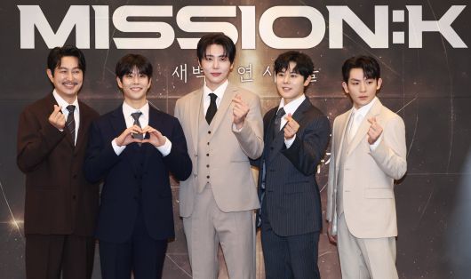 지난 5일 서울 중구 프레스센터에서 열린 뮤지컬 콘서트 '더 미션:K' 기자간담회에 참석한 배우들. 왼쪽부터 서범석, MJ, 재윤, 김동준, 리키. /연합뉴스