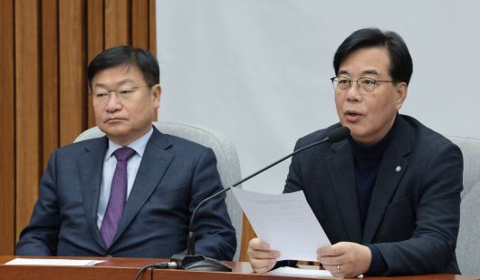 국민의힘 송언석 원내대표가 27일 오전 서울 여의도 국회에서 열린 원내대책회의에서 발언하고 있다./남강호 기자