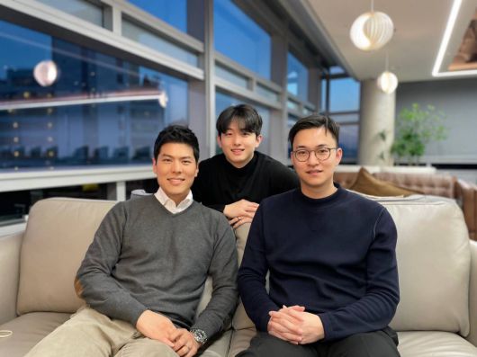 김정훈 부대표, 문효준 대표, 정진엽 부대표(왼쪽부터), 출처: 아크로스테크놀로지스