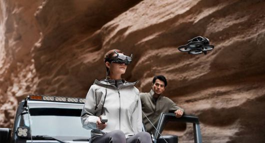 DJI 아바타로 FPV 비행을 즐기는 모습. 출처 = DJI