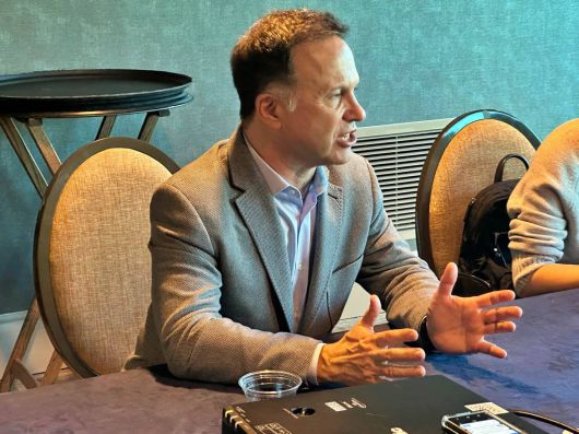 한국 기자단과 인터뷰 중인 지앙 파올로 바씨 다쏘시스템 3D익스피리언스 웍스 수석 부사장 / 출처=IT동아