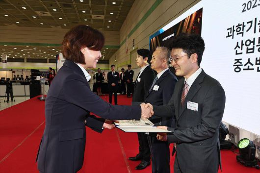 2023 과학기술인상을 받는 송재준 대표(수상자) / 출처=뉴라이브