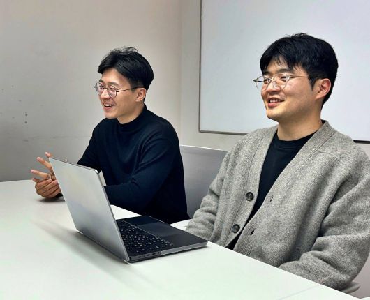 김병수 비욘드캡처 공동창업자(왼쪽)와 태성봉 비욘드캡처 대표 / 출처=IT동아