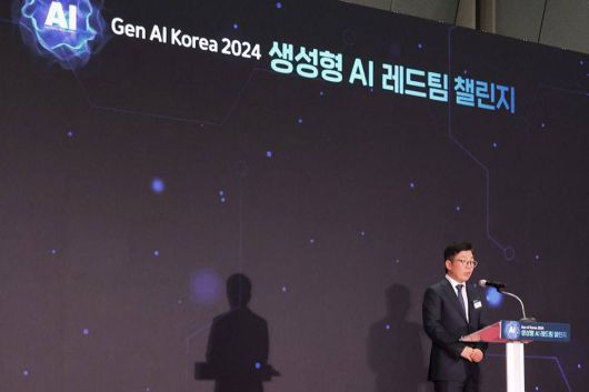 지난해 네이버는 과학기술정보통신부와 한국정보통신기술협회(TTA)가 주최한 ‘생성 AI 레드팀 챌린지’에 SKT, 업스테이지, 포티투마루, 셀렉트스타 등과 함께 대표 파트너로 참여한 바 있다 / 출처= 네이버