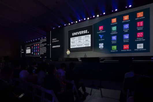 배경화 현대카드 디지털 부문 부사장이 현대카드의 AI 플랫폼 ‘유니버스’를 소개 중이다 / 출처=IT동아