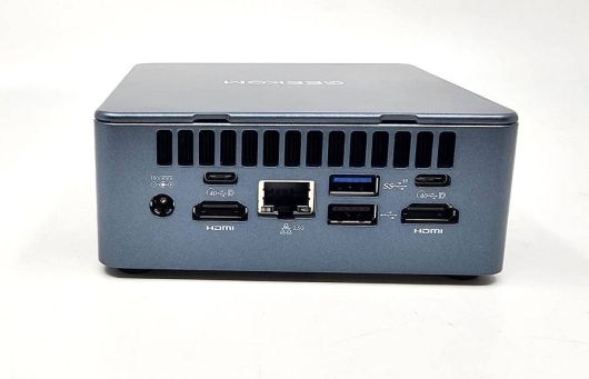 본체 후면 인터페이스 구성 / 출처=IT동아