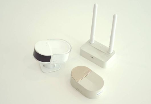 리프 IoT 기기 컨트롤러, 허브, 센서(왼쪽부터 시계 방향으로) / 출처=씨드앤