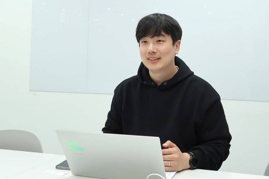 씨드앤과 리프에 대해 설명하는 최현웅 대표 / 출처=IT동아