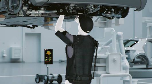 엑스블 숄더를 착용한 모습 / 출처=현대차그룹