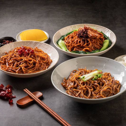 일반 다이어트 라면과 달리 면의 식감과 맛에 초점을 두고 개발된 제로콘누들 / 출처=모흐