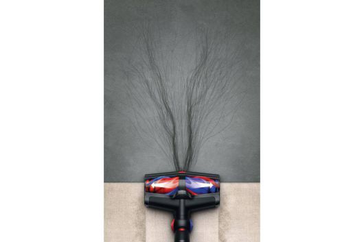 올 플로어 콘 센스 클리너 헤드는 카펫과 마룻바닥 등 다양한 바닥 유형에서 상관없이 모터의 흡입력과 브러시 바 회전 속도를 자동 조절하는 스마트 기능이 적용됐다 / 출처=다이슨