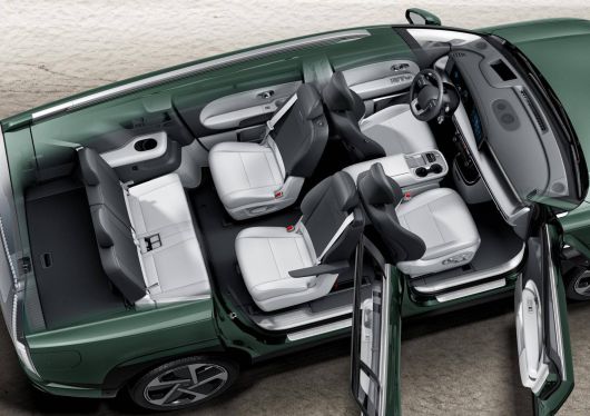 아이오닉 9의 스위블 시트 / 출처=현대차